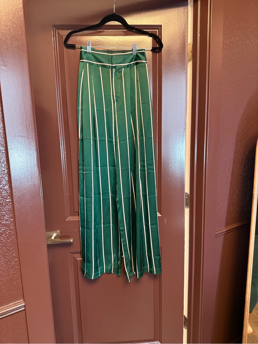 Size 00 (24 waist) silk Maggie Marilyn Wide Leg Trousers